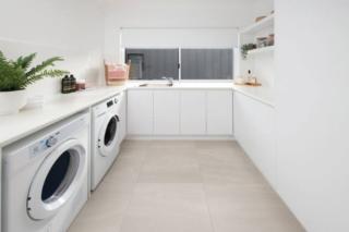 Endeavour Draw 438 Photo